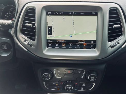 Used 2018 Jeep Compass Latitude w/ Popular Equipment Group AWD/4WD image 29