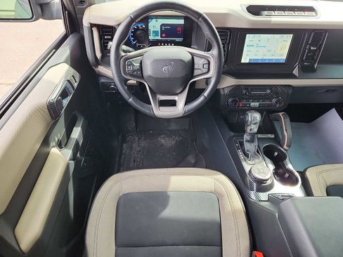 Used 2022 Ford Bronco Big Bend w/ Sasquatch Package image 11