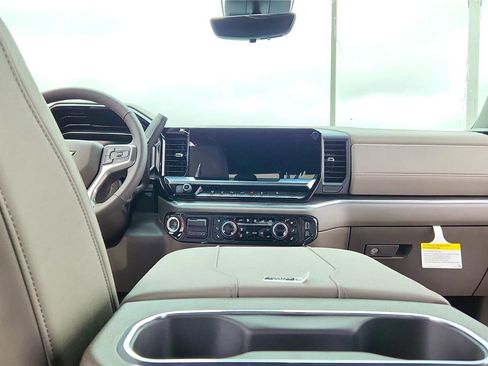 Used 2024 Chevrolet Silverado 2500 LTZ w/ LTZ Premium Package image 19