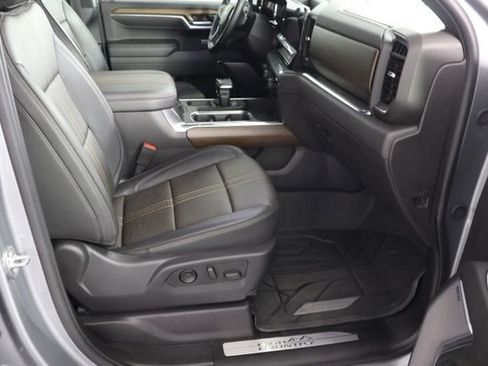 Used 2024 Chevrolet Silverado 1500 High Country w/ High Country Premium Package AWD/4WD image 24