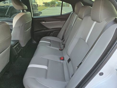 Used 2025 Toyota Camry SE image 10