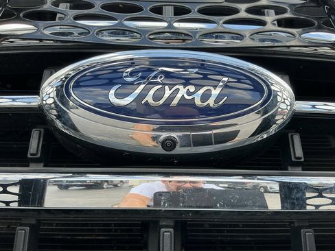 Used 2022 Ford F150 Lariat w/ Equipment Group 501A Mid image 9