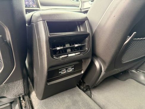 Used 2023 Jeep Grand Cherokee Laredo AWD/4WD image 20