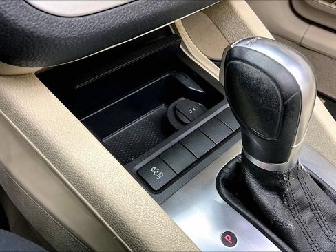 Used 2012 Volkswagen Eos Komfort FWD image 14
