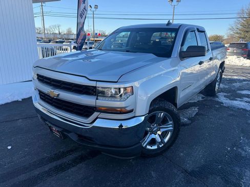 Used 2016 Chevrolet Silverado 1500 Custom w/ Custom Convenience Package image 2