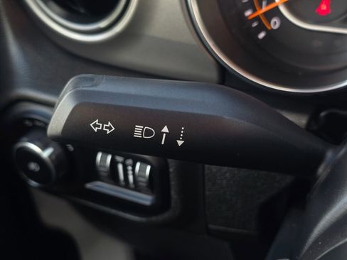 Used 2022 Jeep Wrangler Sport S image 38