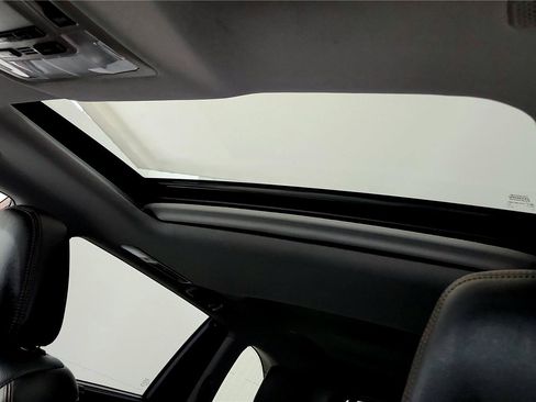 Used 2019 Toyota Highlander Limited w/ Carpet Mat Package (TMS) image 26