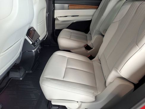 New 2026 Cadillac Vistiq Sport w/ LPO, Floor Liner Package image 15