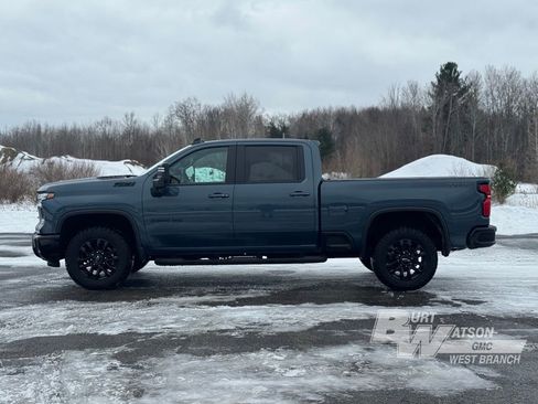 Used 2025 Chevrolet Silverado 2500 LT w/ Trail Boss Package image 3