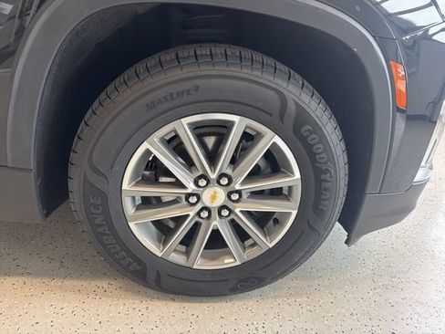 Used 2023 Chevrolet Traverse LT w/ LPO, Floor Liner Package AWD/4WD image 8