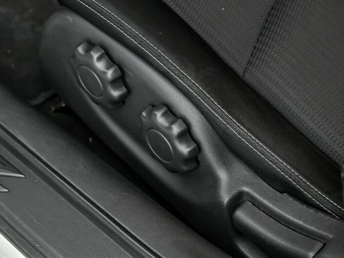 Used 2018 Nissan 370Z Coupe image 20