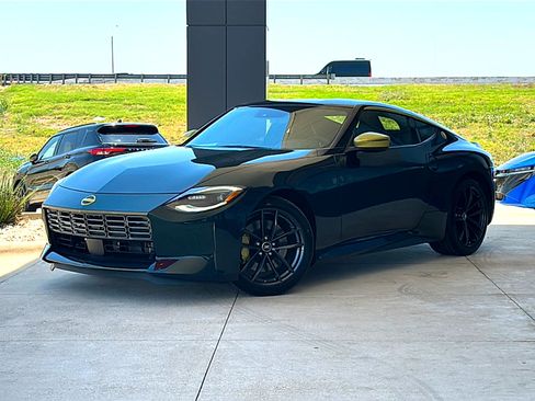 New 2026 Nissan Z Performance w/ Floor Mat Package RWD image 2