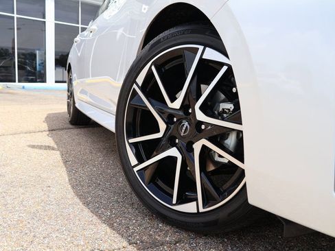 New 2025 Nissan Sentra SR image 16