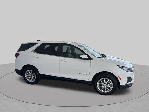 Used 2024 Chevrolet Equinox LT FWD image 12