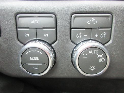 New 2026 GMC Sierra 1500 SLE w/ Max Trailering Package image 16