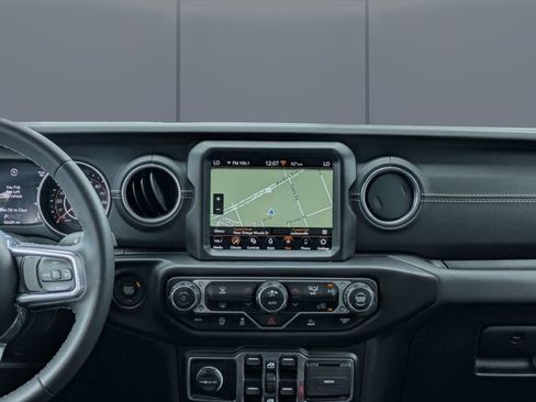 Used 2023 Jeep Gladiator Overland w/ Popular Equipment Package AWD/4WD image 18