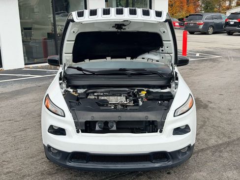 Used 2017 Jeep Cherokee Latitude image 10