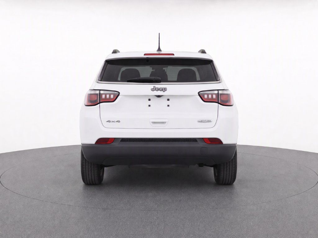 Used 2022 Jeep Compass Latitude AWD/4WD image 3