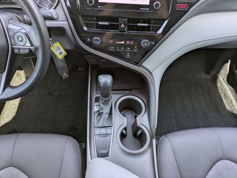 Used 2022 Toyota Camry LE FWD image 19
