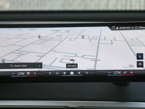 Used 2025 BMW iX xDrive50 w/ Sport Package image 11