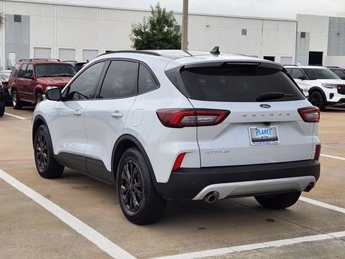 Used 2025 Ford Escape Active w/ Tech Pack #1 FWD image 5