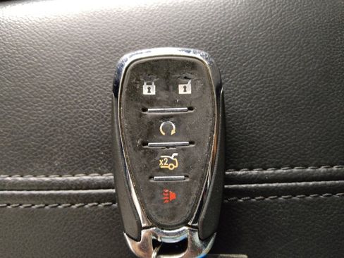 Used 2022 Chevrolet Malibu LT image 32