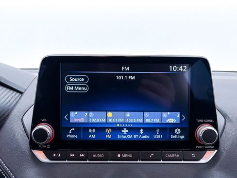 Used 2025 Nissan Sentra SV image 17