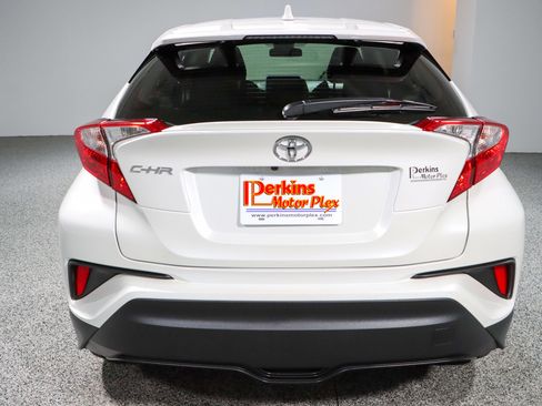 Used 2021 Toyota C-HR XLE image 8