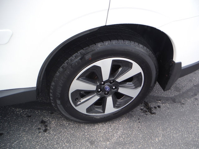 Used 2017 Subaru Forester 2.5i Premium w/ All-Weather Package AWD/4WD image 4
