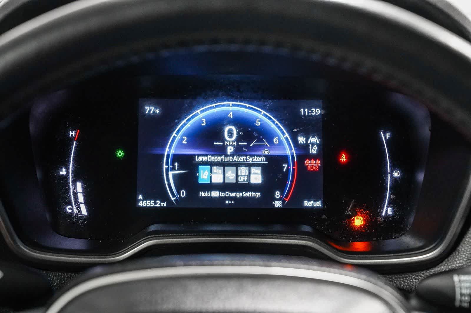 Used 2025 Toyota Corolla Cross XLE w/ Convenience Package FWD image 25