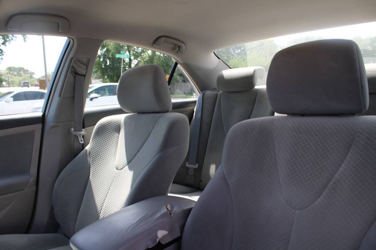 Used 2009 Toyota Camry LE FWD image 20