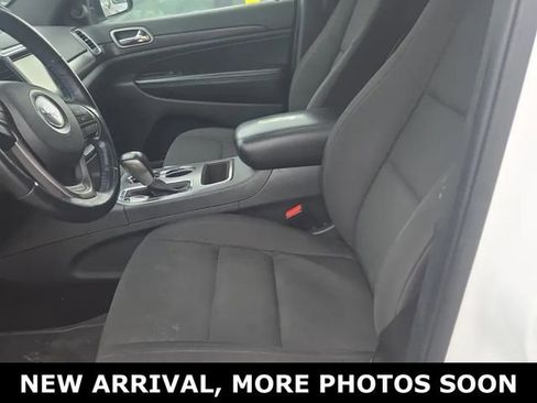 Used 2018 Jeep Grand Cherokee Laredo image 8