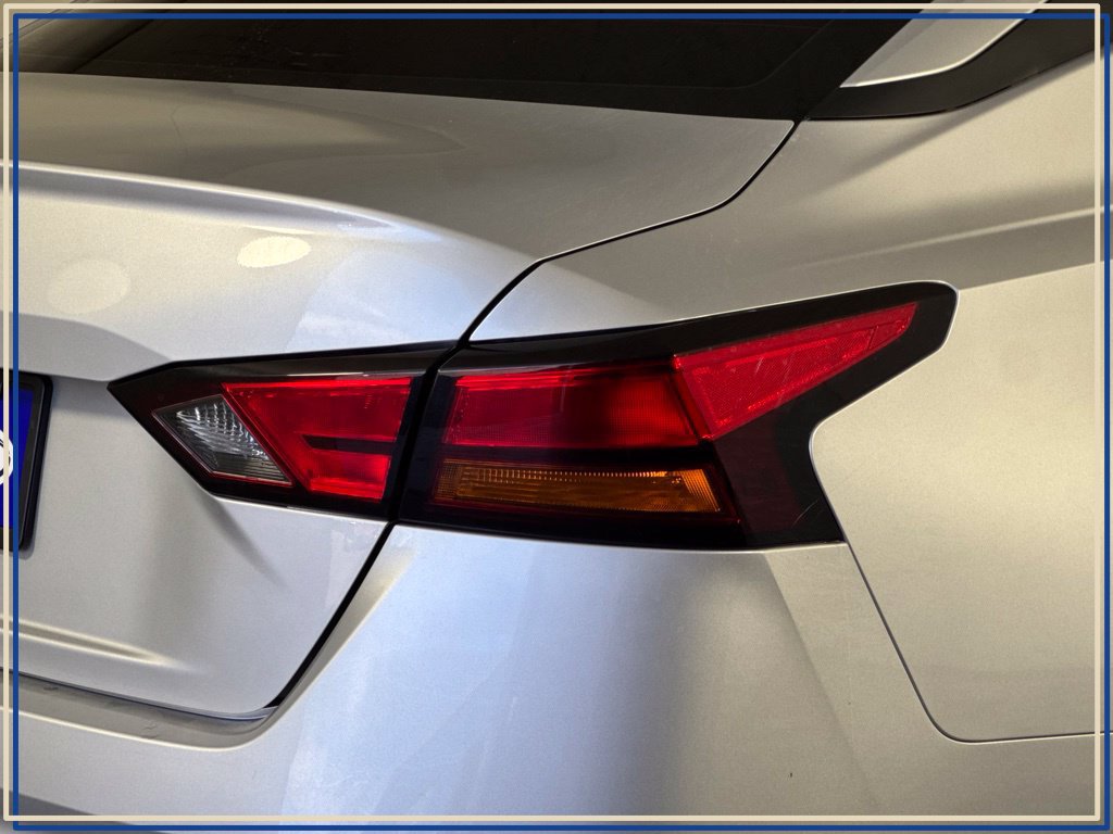 Used 2024 Nissan Altima 2.5 S FWD image 9