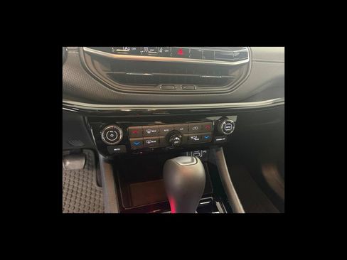 Used 2024 Jeep Compass Latitude w/ Convenience Group AWD/4WD image 23