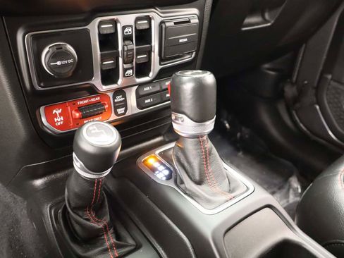 Used 2021 Jeep Wrangler Unlimited Rubicon AWD/4WD image 9