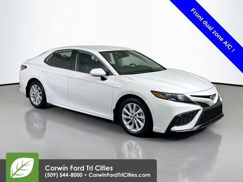 Used 2024 Toyota Camry SE FWD image 1