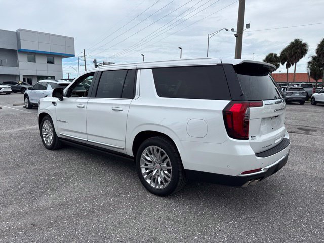 Used 2025 GMC Yukon XL Denali w/ Sun & Power Step Package AWD/4WD image 5
