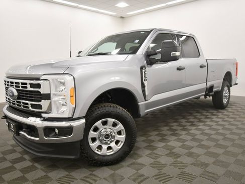 Used 2023 Ford F250 XLT image 2