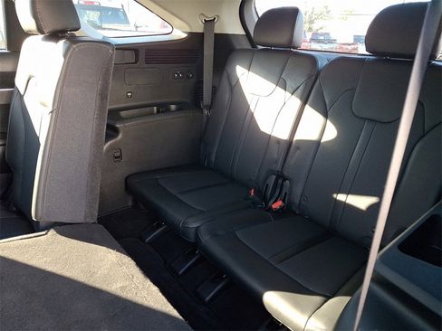Used 2022 Kia Sorento S image 11