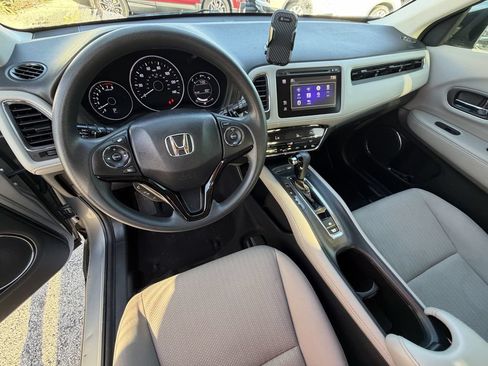 Used 2018 Honda HR-V EX image 19