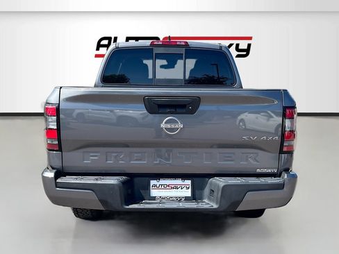 Used 2022 Nissan Frontier SV AWD/4WD image 6