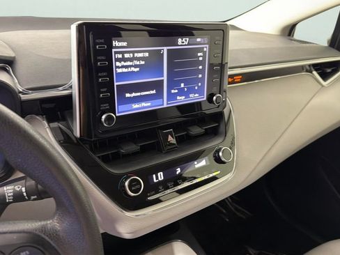 Used 2020 Toyota Corolla LE FWD image 22
