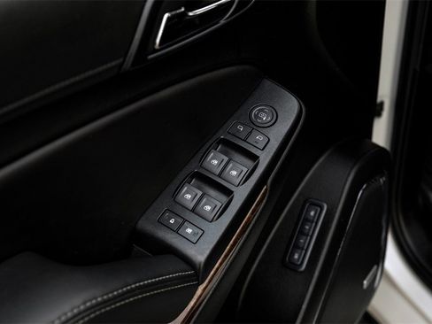 Used 2019 Chevrolet Tahoe LT image 43