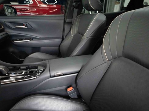 Certified 2024 Toyota Crown Platinum AWD/4WD image 11