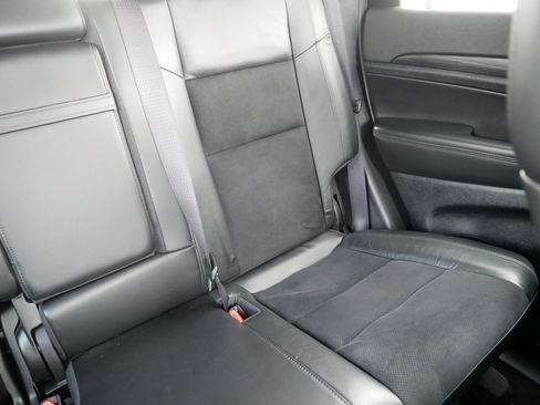 Used 2022 Jeep Grand Cherokee Laredo X AWD/4WD image 14