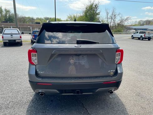 Used 2021 Ford Explorer XLT w/ Equipment Group 202A AWD/4WD image 6