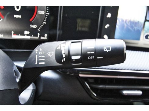 Used 2025 Nissan Kicks SR AWD/4WD image 18