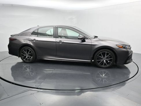 Used 2024 Toyota Camry SE AWD/4WD image 9