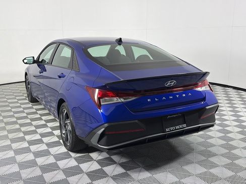 Used 2025 Hyundai Elantra Sport FWD image 7