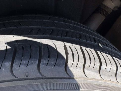 Used 2018 Volkswagen Tiguan S image 20